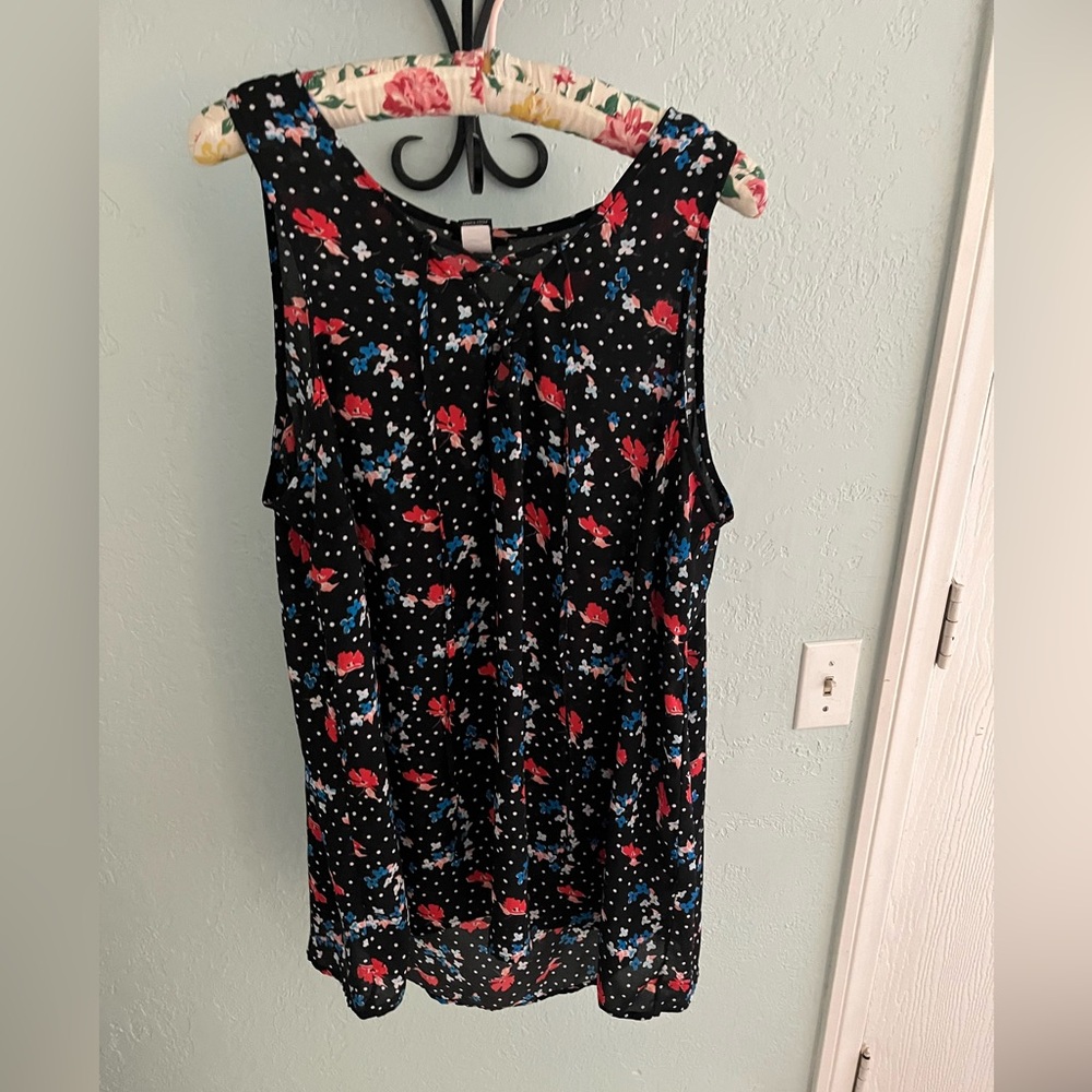 Torrid sleeveless floral print top size 2
